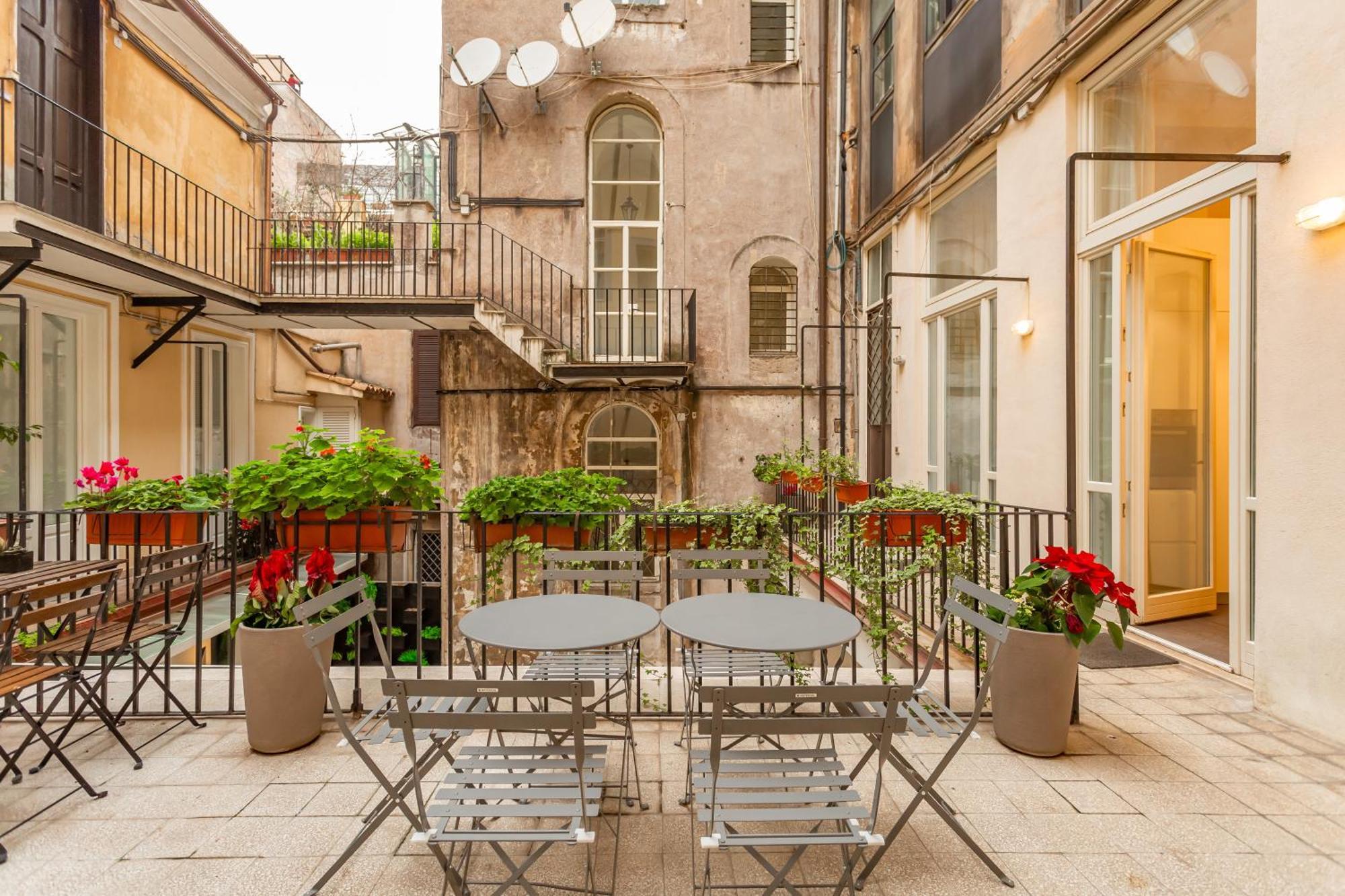 Spanish Steps Deluxe Apartment Рим Екстериор снимка
